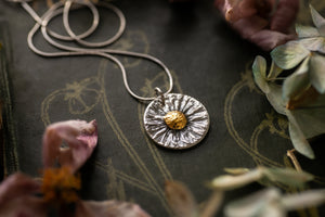 Daisy pendant with 24k gold