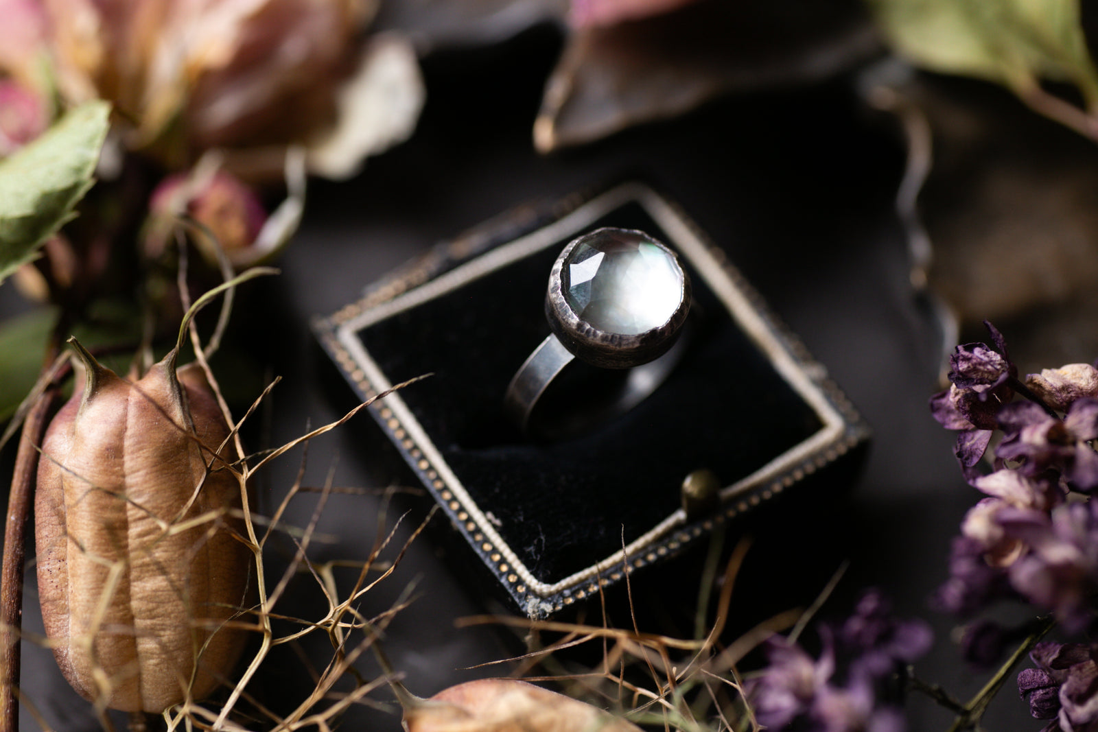 Mother of Pearl and Labradorite doublet ring