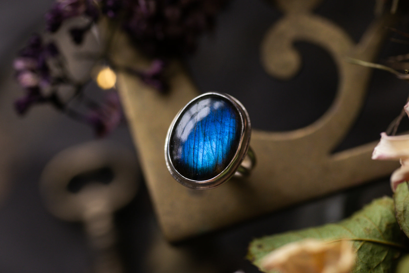 Flashy blue Labradorite ring