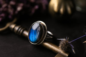 Flashy blue Labradorite ring