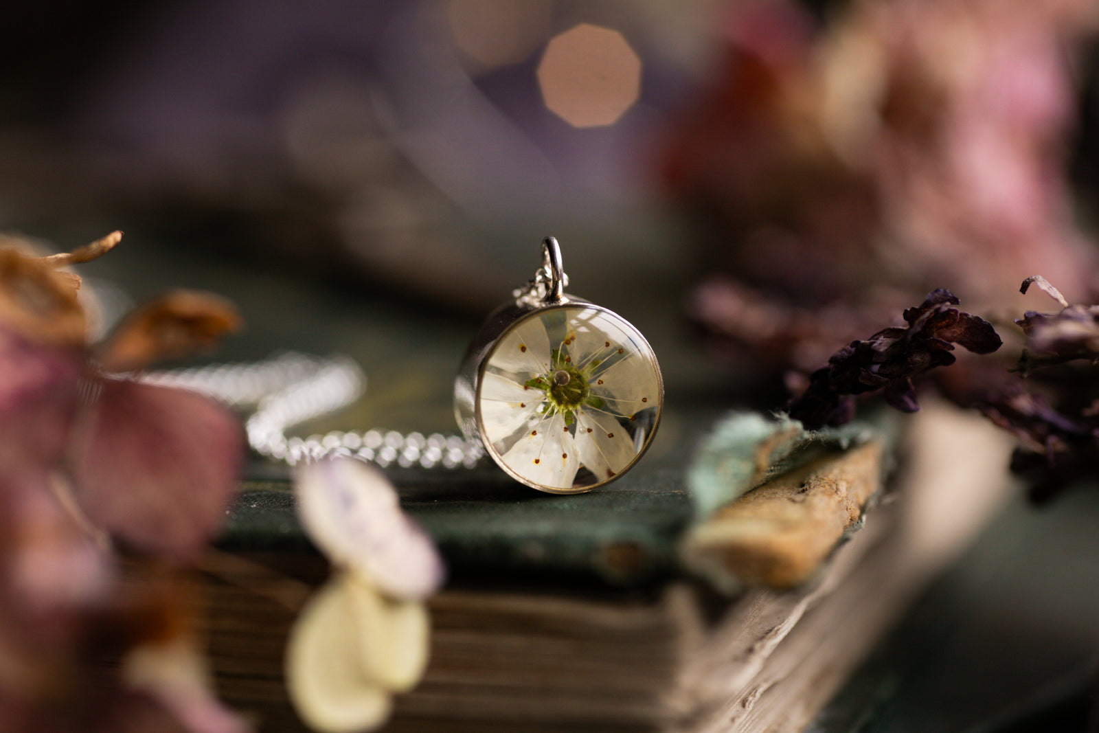 Sterling silver Blackthorne shadowbox locket