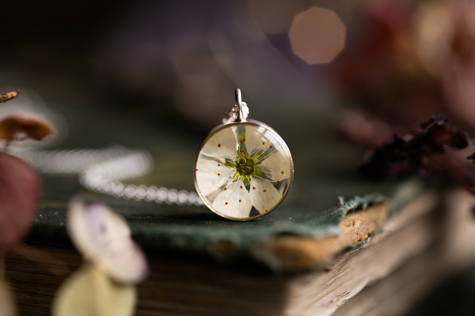 Sterling silver Blackthorne shadowbox locket