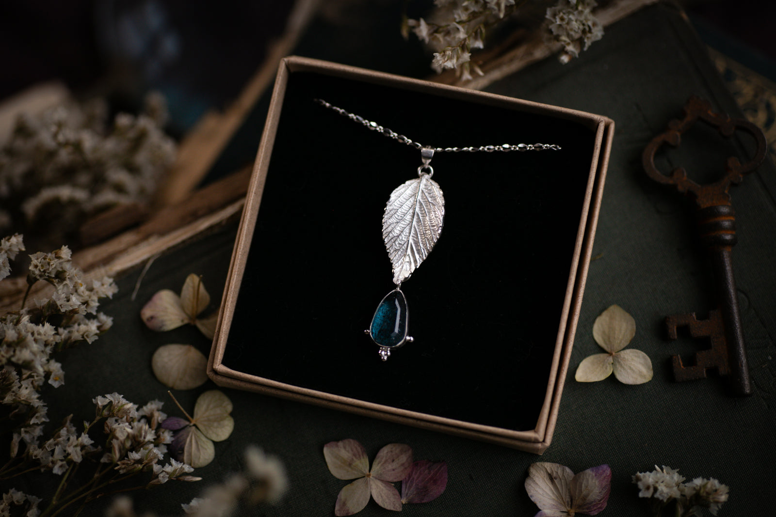 Blackberry leaf & Blue Kyanite pendant