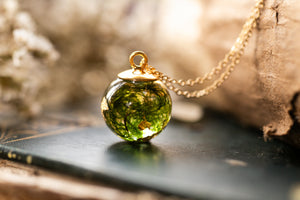 Forest moss droplet necklace with gold leaf