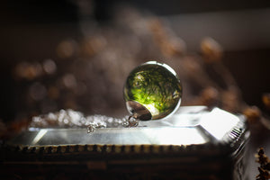 Forest moss droplet necklace