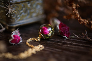 Rose, moss and gold leaf pendant