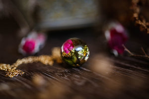 Rose, moss and gold leaf pendant
