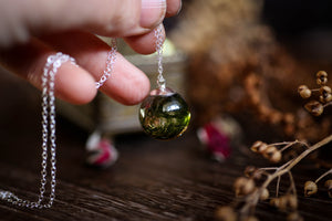 Forest moss droplet necklace