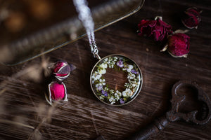 pressed flower necklace resin jewellery